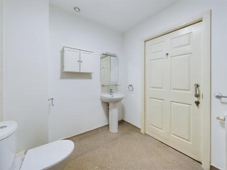 1 bedroom Flat for sale in Heyeswood, Haydock, WA11