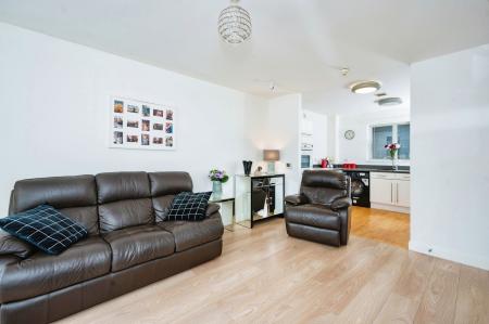 2 bedroom Apartment for sale in Heyeswood, Haydock, WA11