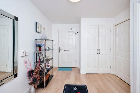 2 bedroom Apartment for sale in Heyeswood, Haydock, WA11