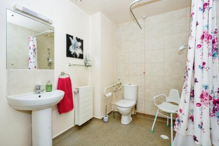 2 bedroom Apartment for sale in Heyeswood, Haydock, WA11