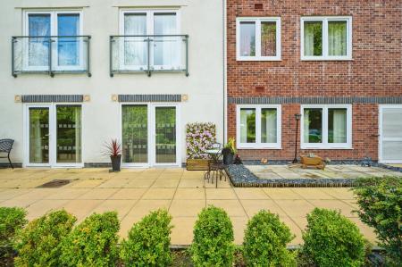 2 bedroom Apartment for sale in Heyeswood, Haydock, WA11