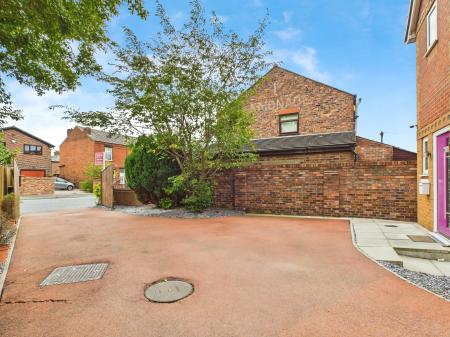 3 bedroom Detached house for sale in Kenyons Lane South, St Helens, Haydock, WA11