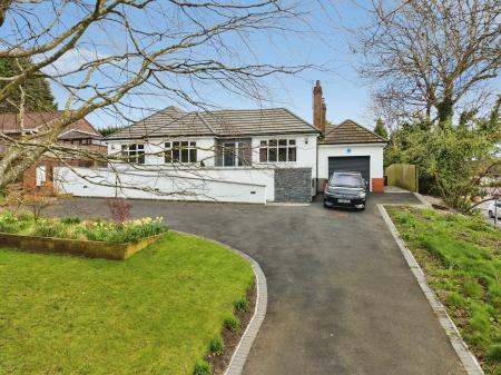 4 bedroom Bungalow for sale in Main Street, Billinge, Billinge, WN5