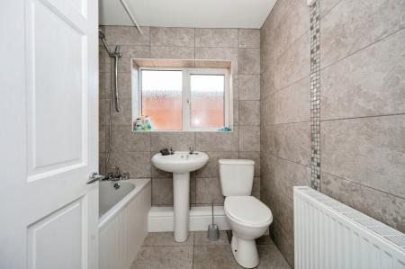 3 bedroom Terraced House for sale in Old Whint Road, Haydock, Haydock, WA11