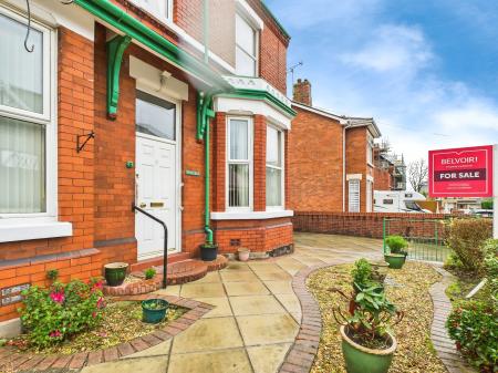 4 bedroom Semi-detached house for sale in Queens Road, West Park, St Helens, WA10