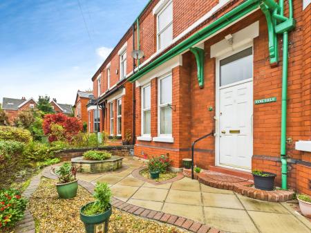 4 bedroom Semi-detached house for sale in Queens Road, West Park, St Helens, WA10