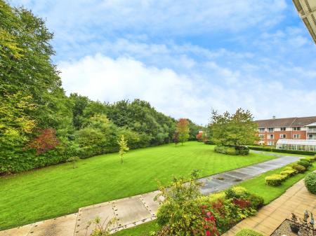 1 bedroom Flat for sale in Reeve Court Village, Nutgrove, St Helens, WA9