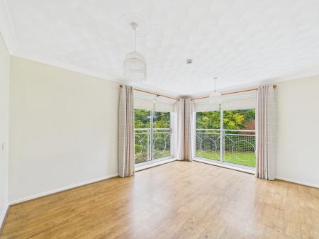 1 bedroom Flat for sale in Reeve Court Village, Nutgrove, St Helens, WA9