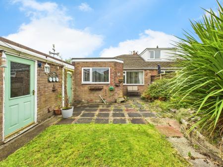 2 bedroom Semi-detached house for sale in St Albans Close, Haydock, WA11