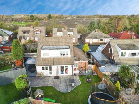 2 bedroom Detached house for sale in Vicarage Drive, Haydock, WA11