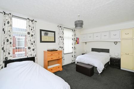 3 bedroom Terraced House for sale in Vincent Street, St Helens Central, St Helens, WA10