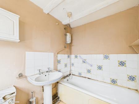 2 bedroom Terraced House for sale in Yewtree Avenue, Sutton, St Helens, WA9