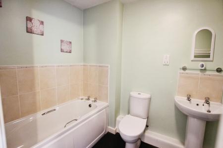 2 bedroom Apartment to let in Hall Street, St Helens, WA10