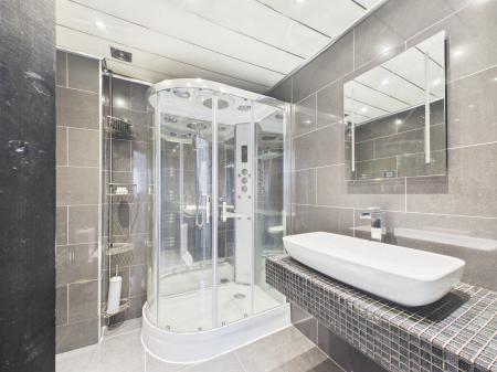 3 bedroom Town house for sale in The Hedgerows, Haydock, WA11