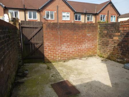 2 bedroom Terraced House to let in Argyle Street, St Helens, WA10