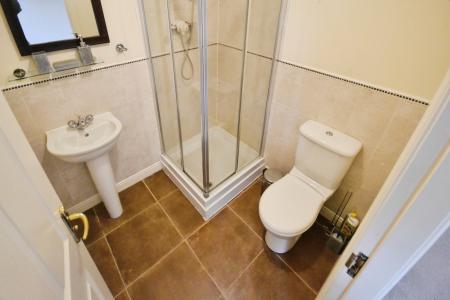 5 bedroom Detached house to let in Walnut Grove, St Helens, WA9