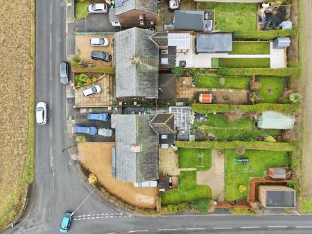 4 bedroom Semi-detached house for sale in Higher Lane, Crank, St Helens, WA11