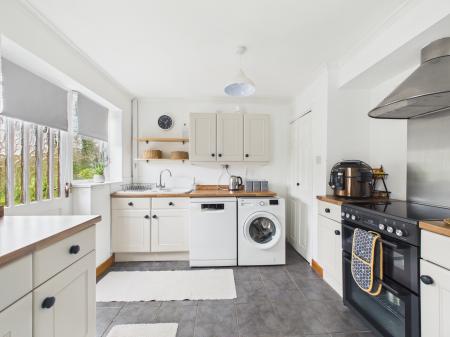 3 bedroom Semi-detached house for sale in Meadowcroft, Sutton, St Helens, WA9