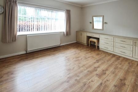 3 bedroom Detached bungalow to let in Regents Road, St Helens, WA10