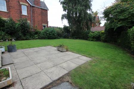 3 bedroom Detached bungalow to let in Regents Road, St Helens, WA10