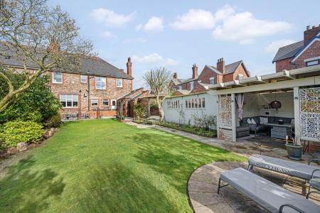 4 bedroom Semi-detached house for sale in Queens Road, West Park, St Helens, WA10