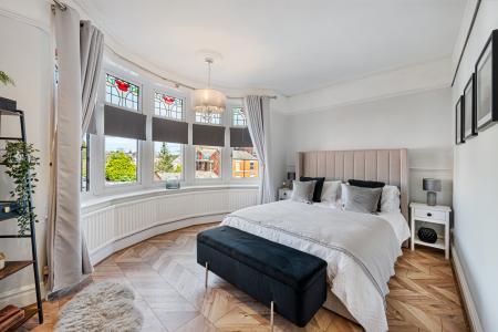 4 bedroom Semi-detached house for sale in Queens Road, West Park, St Helens, WA10