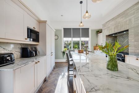 4 bedroom Semi-detached house for sale in Queens Road, West Park, St Helens, WA10