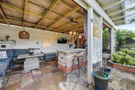 4 bedroom Semi-detached house for sale in Queens Road, West Park, St Helens, WA10