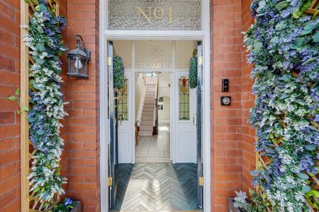 4 bedroom Semi-detached house for sale in Queens Road, West Park, St Helens, WA10