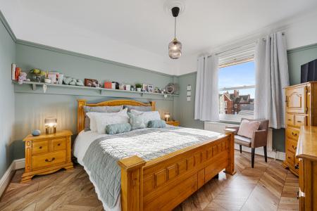 4 bedroom Semi-detached house for sale in Queens Road, West Park, St Helens, WA10