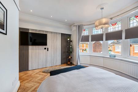 4 bedroom Semi-detached house for sale in Queens Road, West Park, St Helens, WA10