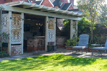 4 bedroom Semi-detached house for sale in Queens Road, West Park, St Helens, WA10