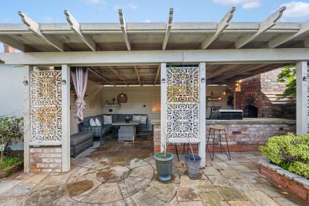 4 bedroom Semi-detached house for sale in Queens Road, West Park, St Helens, WA10