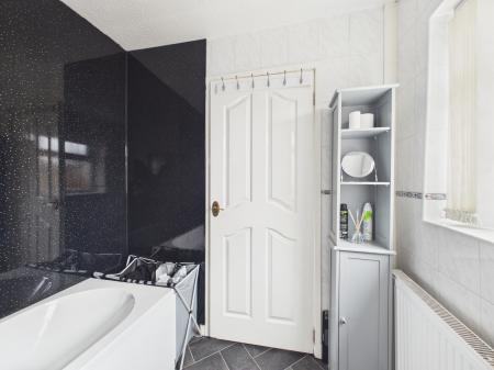 2 bedroom Terraced House for sale in Station Road, Haydock, WA11