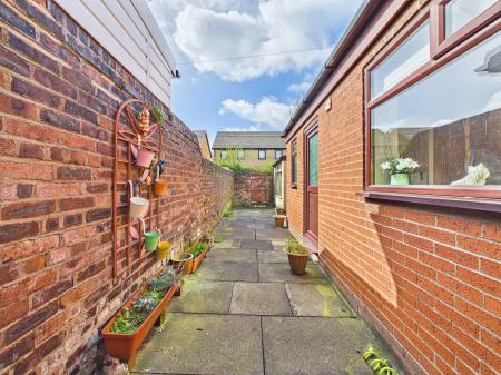 2 bedroom Terraced House for sale in Boardmans Lane, St Helens, WA9