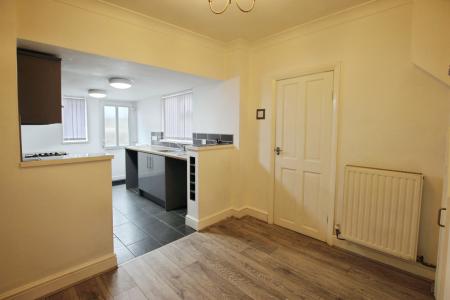 2 bedroom Semi-detached house to let in Yewtree Avenue, St Helens, WA9