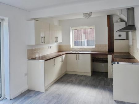 3 bedroom Semi-detached house to let in Adelaide Avenue, Thatto Heath, St Helens, WA9