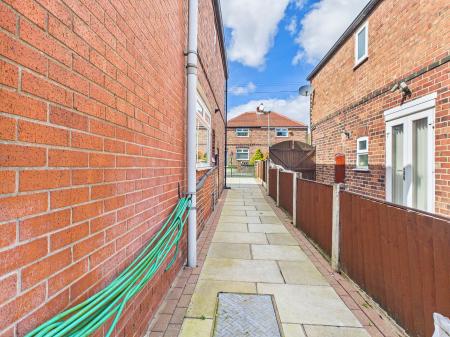 2 bedroom Semi-detached house for sale in Old Mill Avenue, Sutton Leach, St Helens, WA9