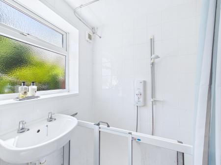 2 bedroom Semi-detached house for sale in Old Mill Avenue, Sutton Leach, St Helens, WA9