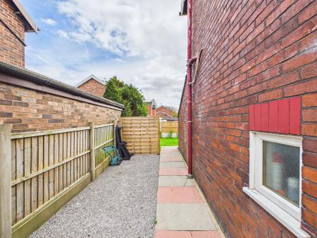 2 bedroom Semi-detached house for sale in Ilfracombe Road, Sutton Leach, St Helens, WA9