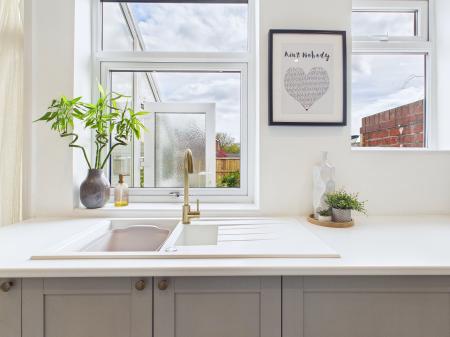 2 bedroom Semi-detached house for sale in Ilfracombe Road, Sutton Leach, St Helens, WA9