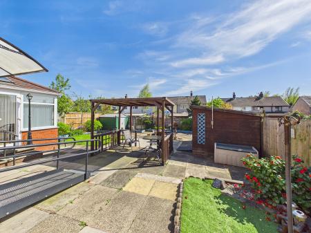 4 bedroom Semi-detached house for sale in Pond Walk, Parr, St Helens, WA9