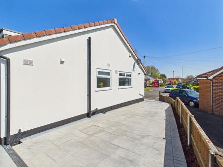 2 bedroom Semi-detached bungalow for sale in Ross Close, Billinge, Billinge, WN5