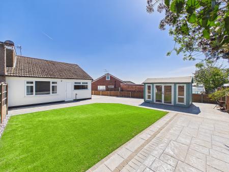 2 bedroom Semi-detached bungalow for sale in Ross Close, Billinge, WN5