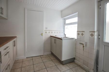 2 bedroom Terraced House to let in Crab Street, St Helens, WA10