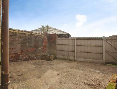 2 bedroom Terraced House to let in Crab Street, St Helens, WA10