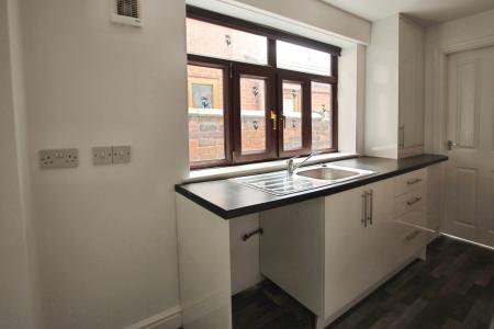 2 bedroom Terraced House to let in Gleave Street, St Helens, WA10
