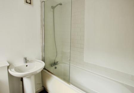 2 bedroom Terraced House to let in Gleave Street, St Helens, WA10