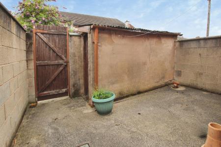 2 bedroom Terraced House to let in Albion Street, St Helens, WA10