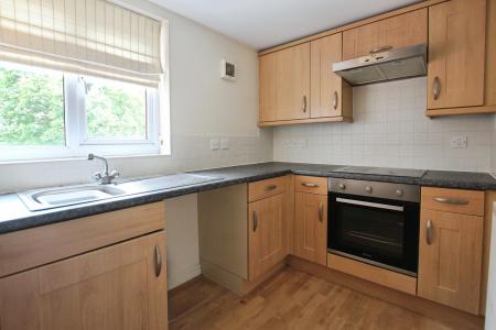 2 bedroom Flat to let in Mount Pleasant Avenue, St Helens, WA9